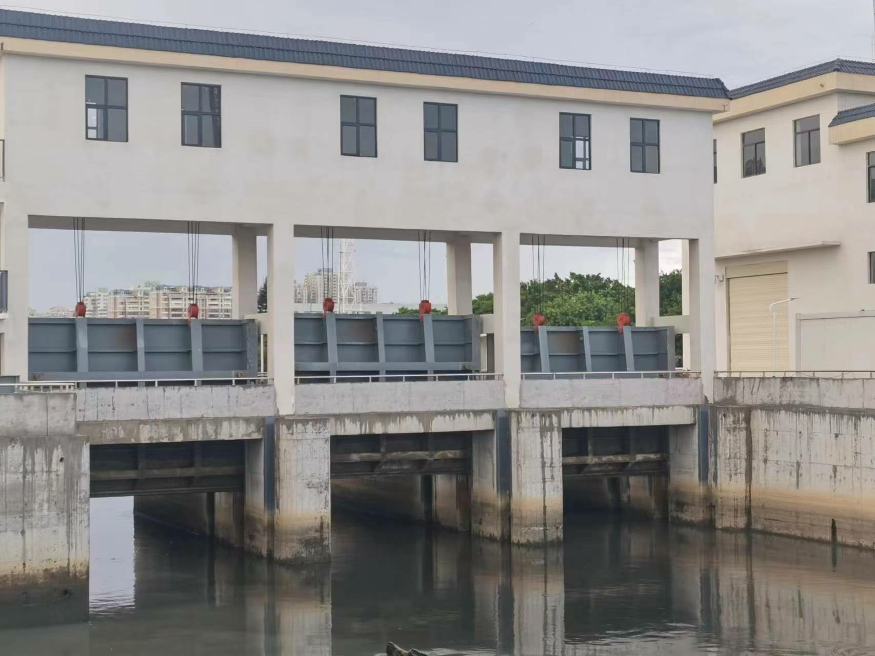 鋼制閘門運(yùn)轉(zhuǎn)回訪